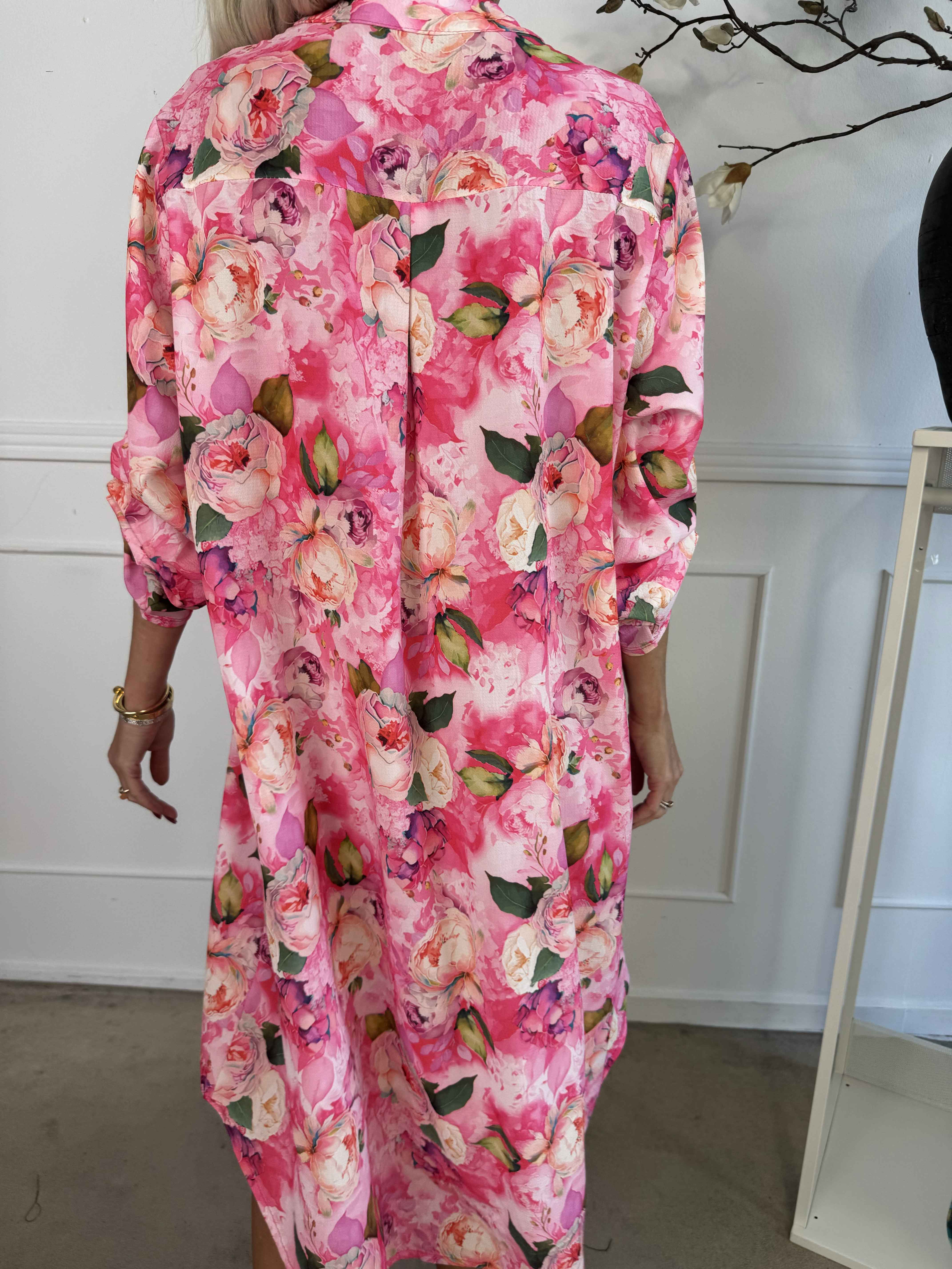 Vanesa Flower Dress - Klänning i lätt viskos med blommiga motiv